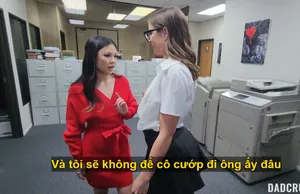 Bố dượng may mắn quan hệ cùng lúc bảo bối và em trợ lý riêng