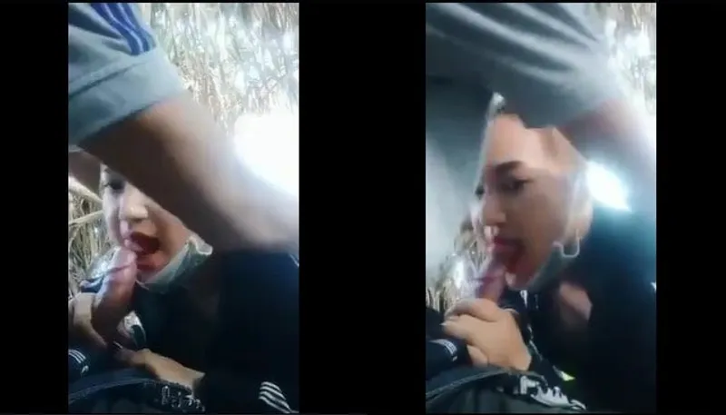 để em liếm bú trong cà phê chòi