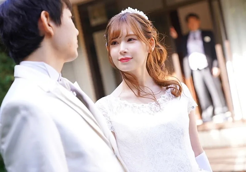 Bố chồng xoạc vợ sắp cưới của con trai ngay sau lễ cưới của con trai